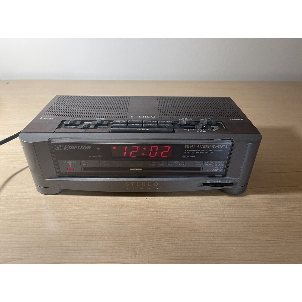 Vintage Emerson AM/FM Stereo Dual Alarm Clock Radio Digital LED Tested Working